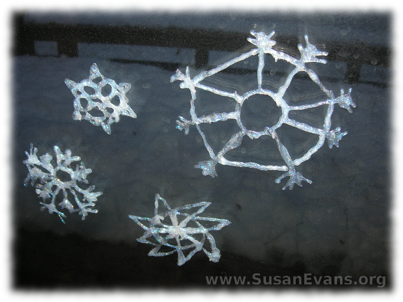 how-to-make-snowflakes-that-cling-to-glass