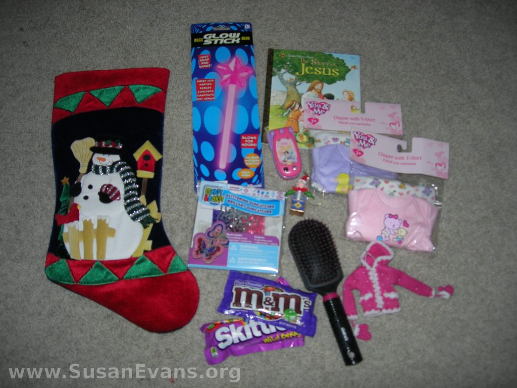 what-do-you-put-in-a-girl-stocking
