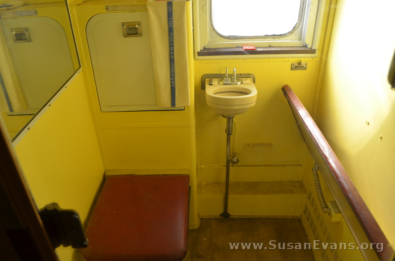 train-bathroom