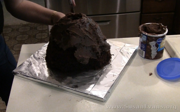 frosting-volcano-cake
