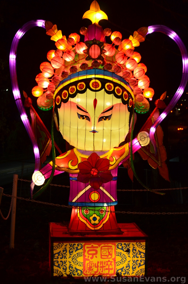 chinese-boy-lantern